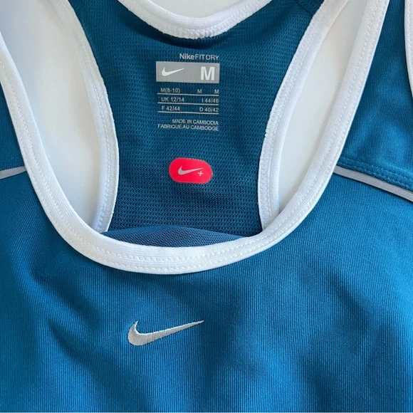 Nike Fit Dry Teal and White Tank Razor back with Bra NWT - Picture 2 of 9